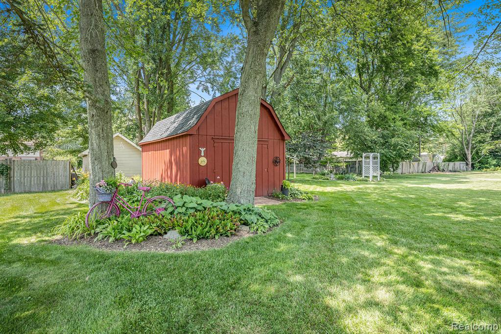 53321 Suzanne Avenue, Shelby Twp, MI 48316 — Photo 26