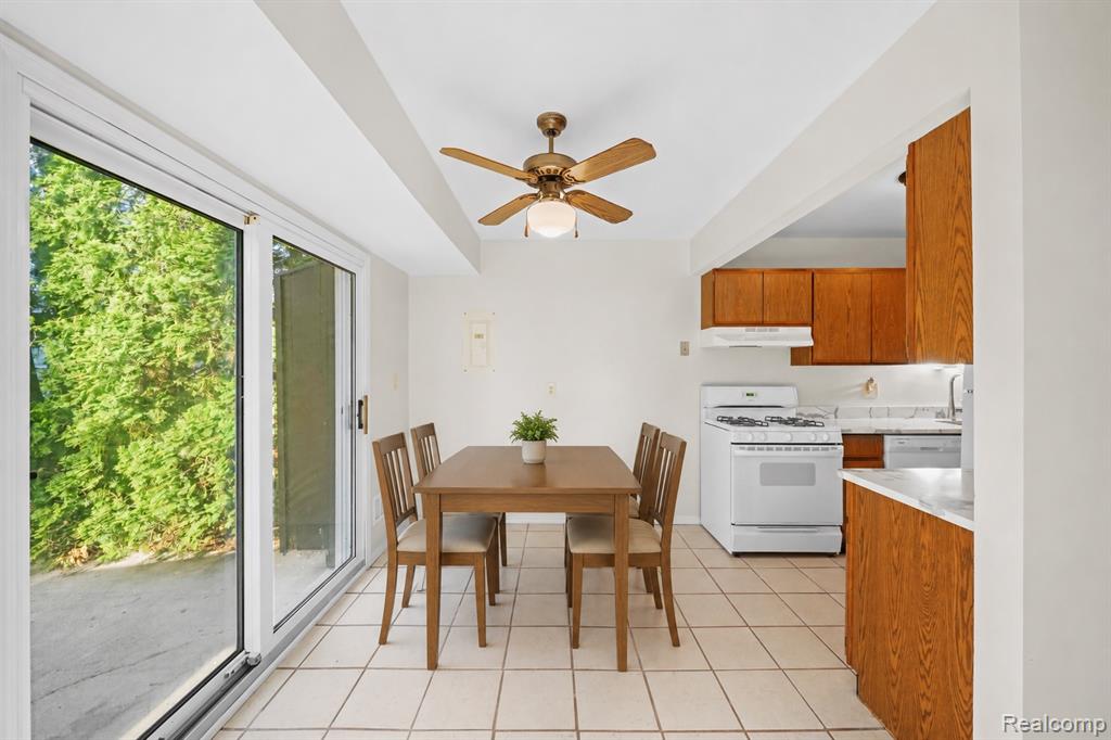 41257 S Woodbury Green Drive, Belleville, MI 48111 — Photo 15