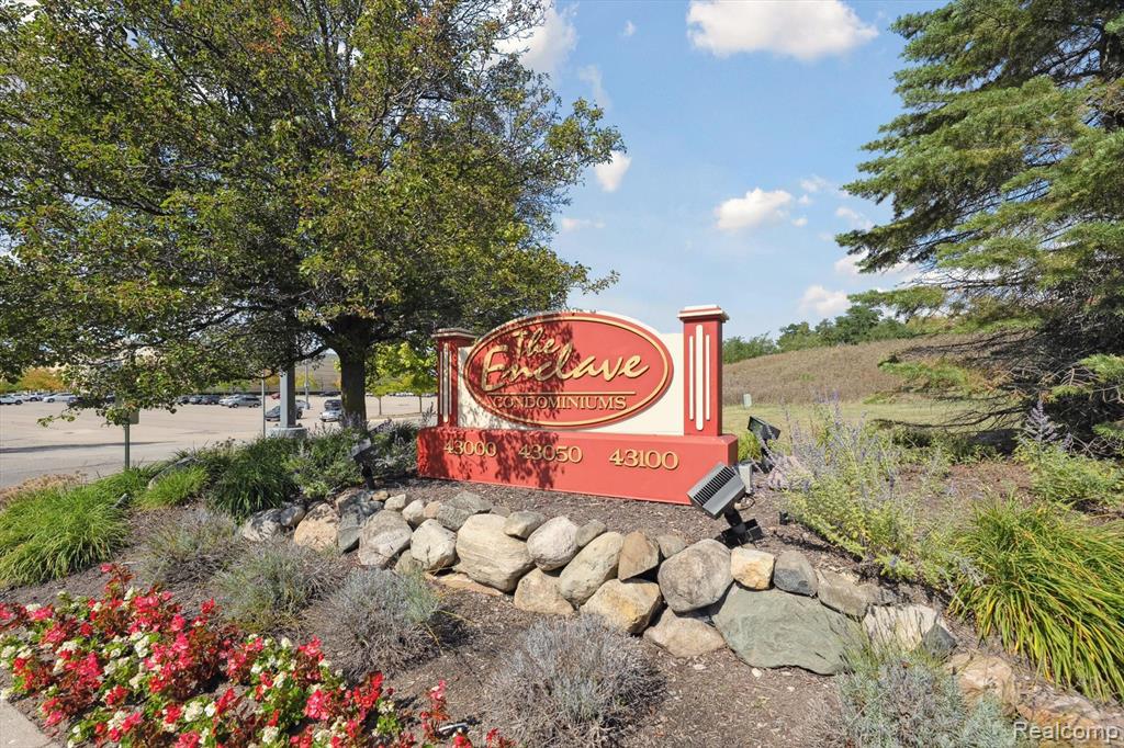 43050 12 Oaks Crescent Drive, 2066, Novi, MI 48377 — Photo 38