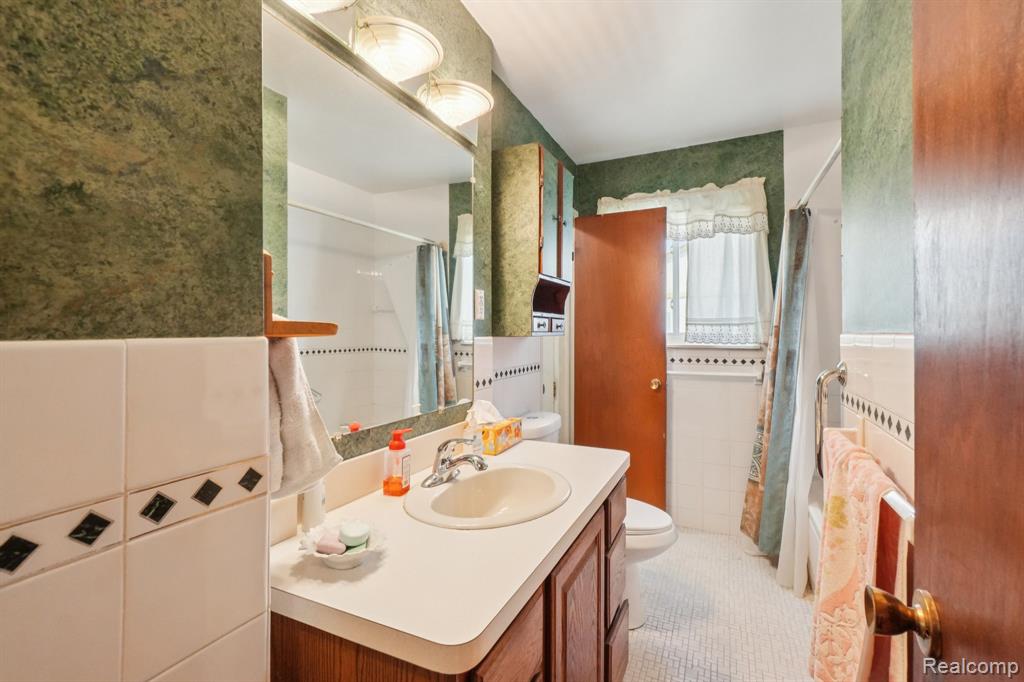 683 Clara Avenue, Pontiac, MI 48340 — Photo 15