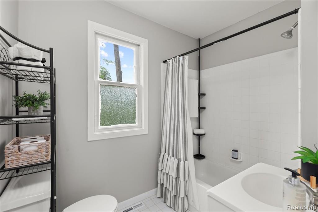 5246 Wayne Road, White Lake, MI 48383 — Photo 30