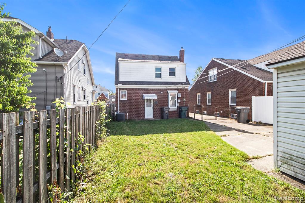 6847 Yinger Avenue, Dearborn, MI 48126 — Photo 35