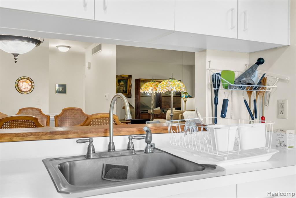 45000 Bayview Drive, 3, Novi, MI 48377 — Photo 18