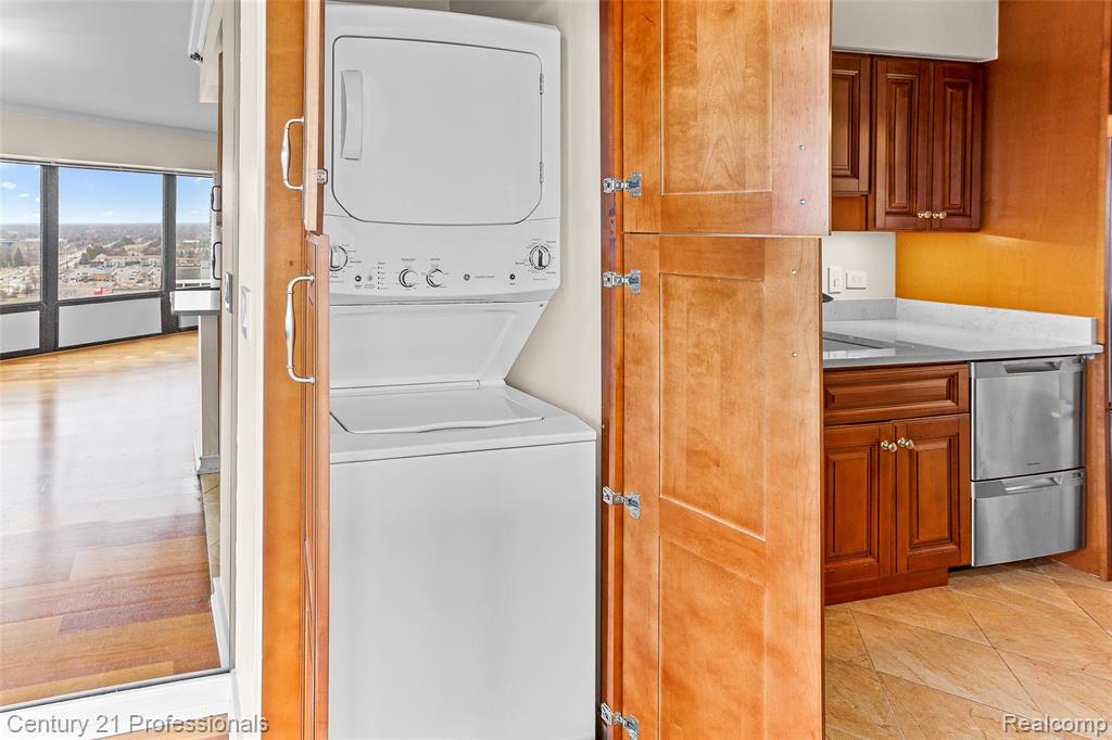 5000 Town Center, 1704, Southfield, MI 48075 — Photo 20
