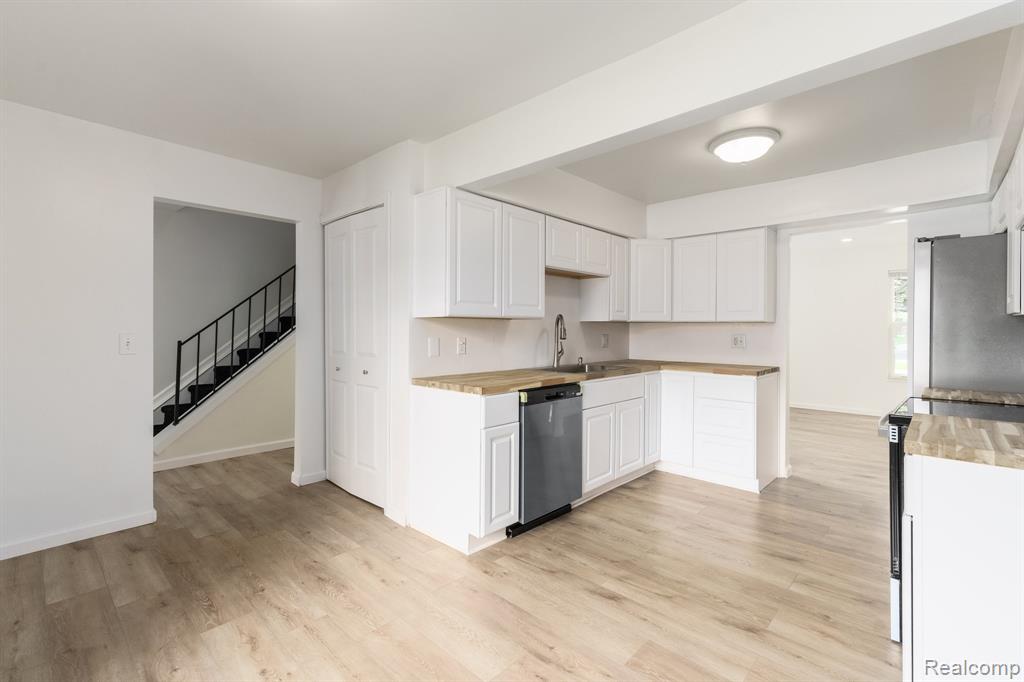 3104 Woods Circle, Detroit, MI 48207 — Photo 17