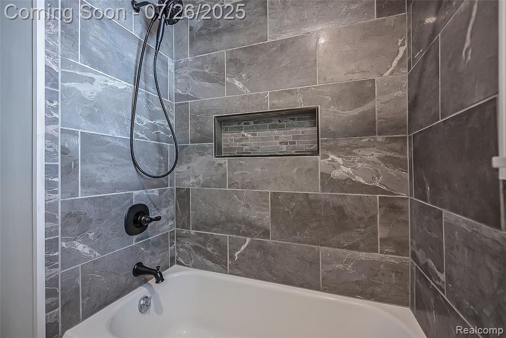 719 Spring Street, Howell, MI 48843 — Photo 16