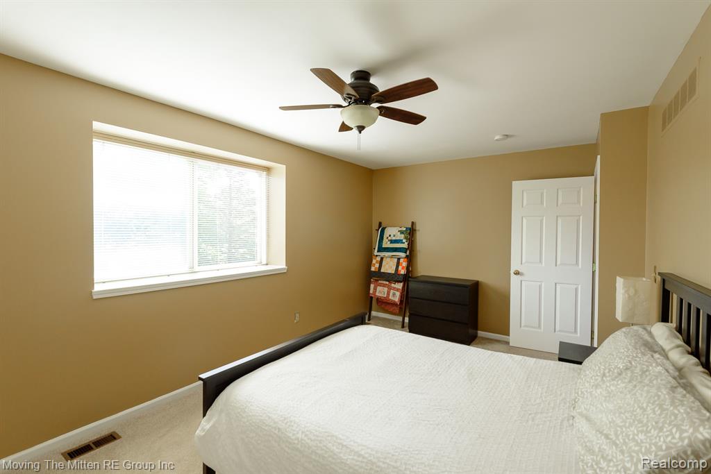 9501 Madison Drive, Belleville, MI 48111 — Photo 36