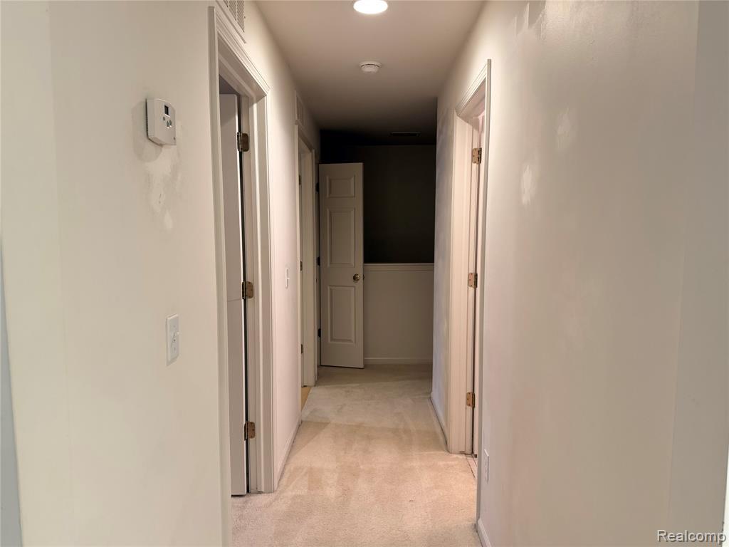 714 OLDE ENGLISH Circle, Unit 30, Howell, MI 48855 — Photo 8