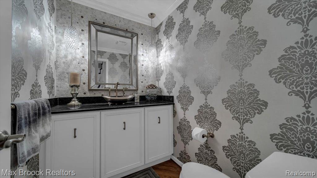 404 SHELLBOURNE Drive, Rochester Hills, MI 48309 — Photo 22