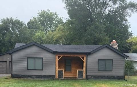 4 Division Street, Oxford, MI 48371 — front exterior