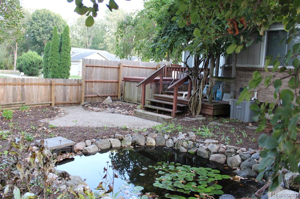 5599 Hickory Circle, Flushing, MI 48433 — Photo 33