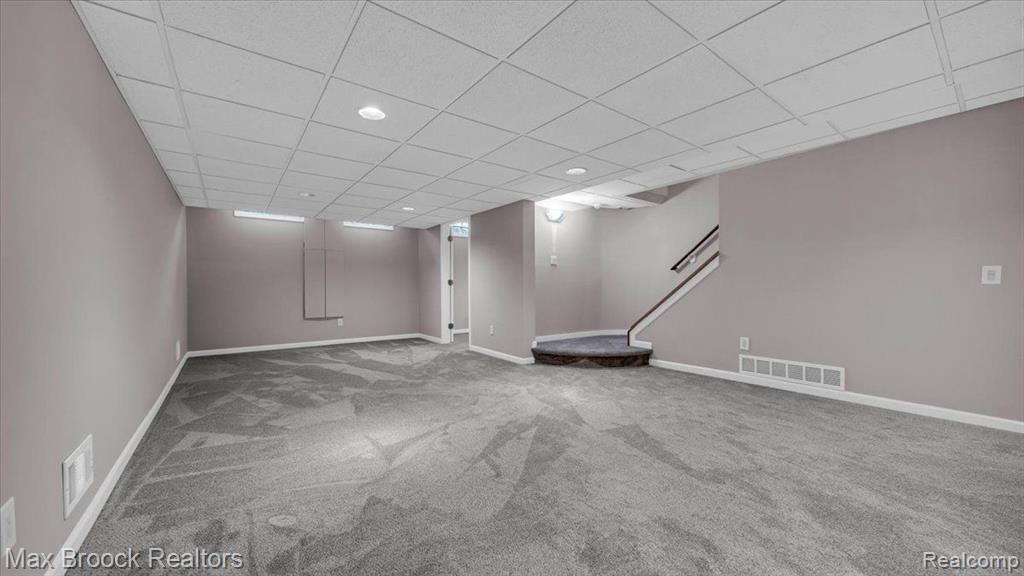 404 SHELLBOURNE Drive, Rochester Hills, MI 48309 — Photo 24