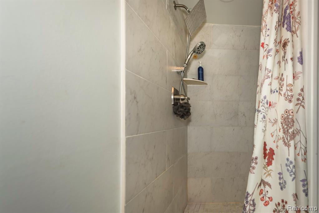 9601 Bayview Drive, 102, Ypsilanti, MI 48197 — Photo 19