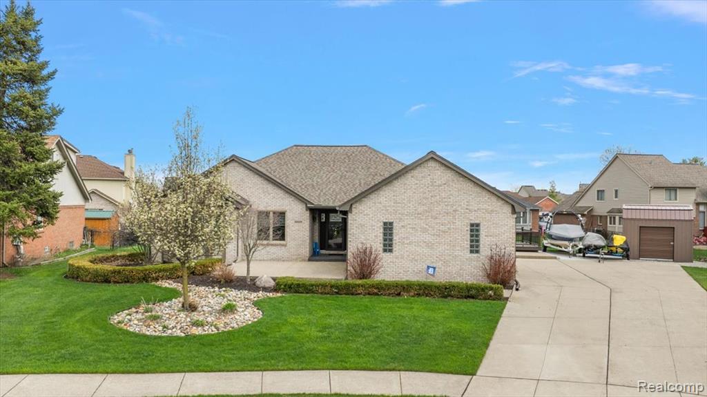 35526 Brooke Circle, New Baltimore, MI 48047 — Photo 2