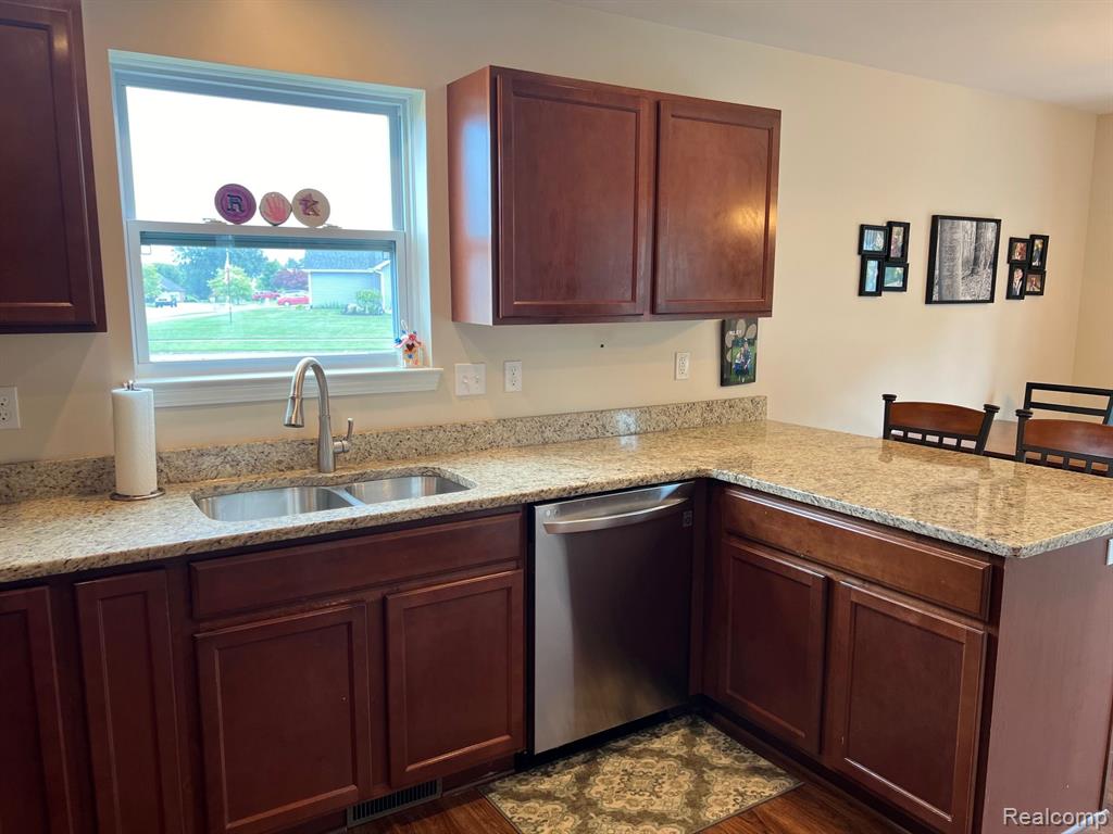 9308 MEADOWVIEW Drive, Davison, MI 48423 — Photo 13