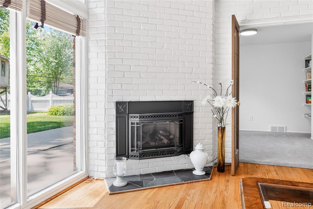 8733 Woodside Drive, Grosse Ile, MI 48138 — Photo 8
