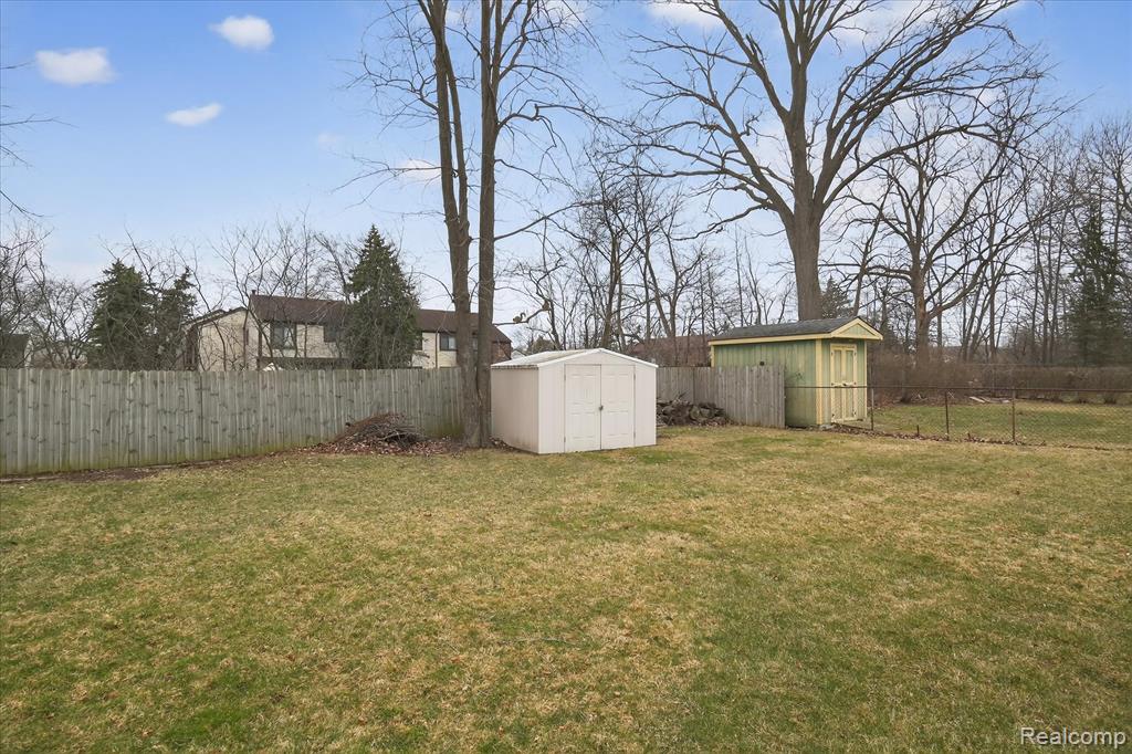 19523 Plumwoode Court, Brownstown, MI 48183 — Photo 42
