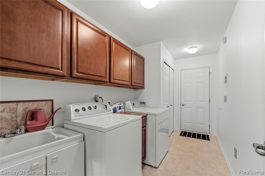 49468 N Glacier, Northville, MI 48168 — Photo 18