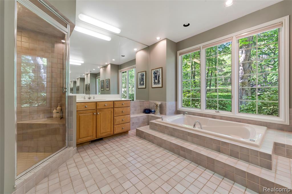 2323 Addaleen Road, Highland, MI — Photo 46