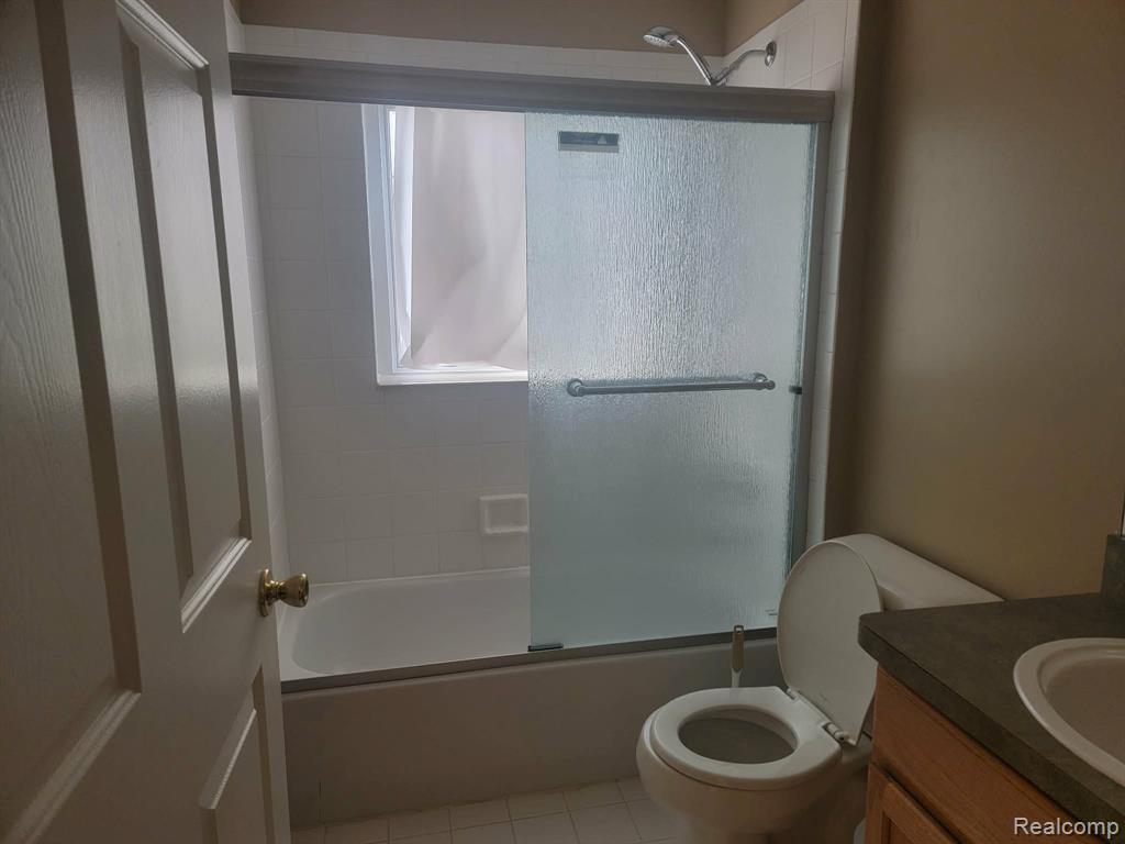 5457 Twin Oaks Drive, Sterling Heights, MI 48314 — Photo 7