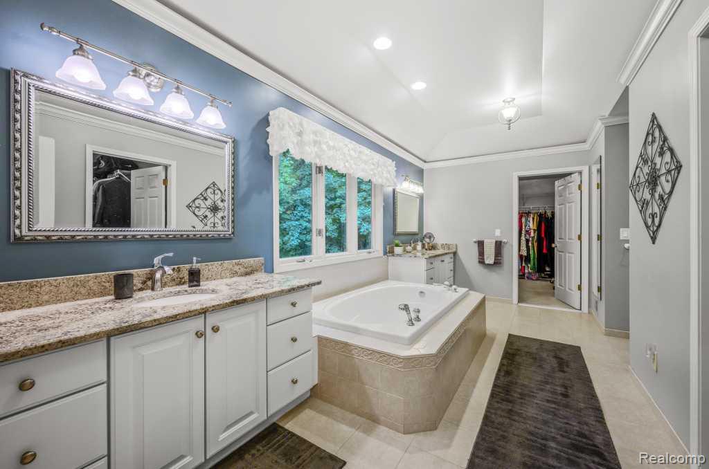 7809 Haverhill Court N, Canton, MI 48187 — Photo 22