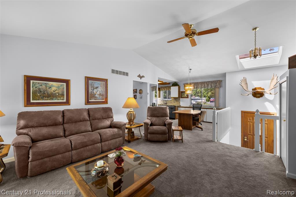 5135 Virgie Lane, West Bloomfield, MI 48324 — Photo 9