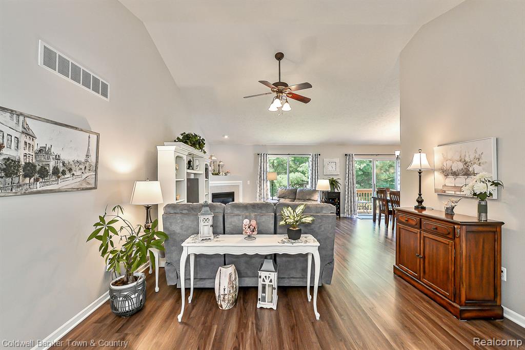 476 HOSTA, Howell, MI 48843 — Photo 8