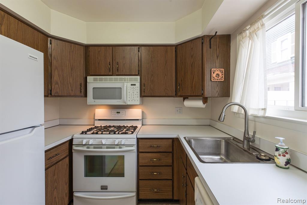2939 Whittier Court, Ann Arbor, MI 48104 — Photo 16