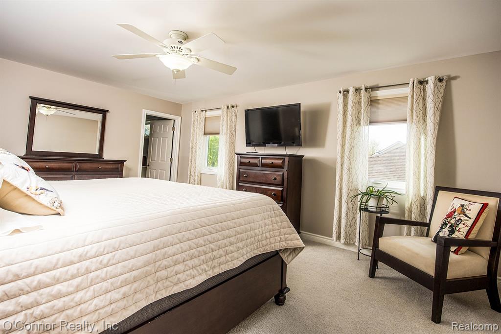 910 Hunter Court, Marysville, MI 48040 — Photo 19