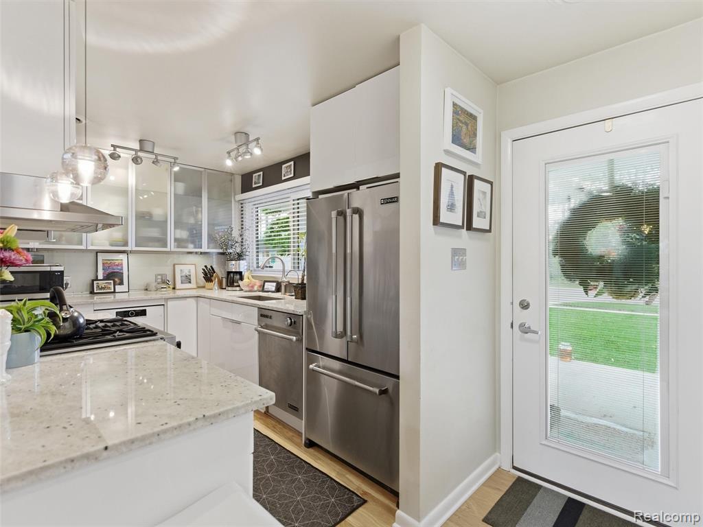 4154 Cooper Avenue, Royal Oak, MI 48073 — Photo 5