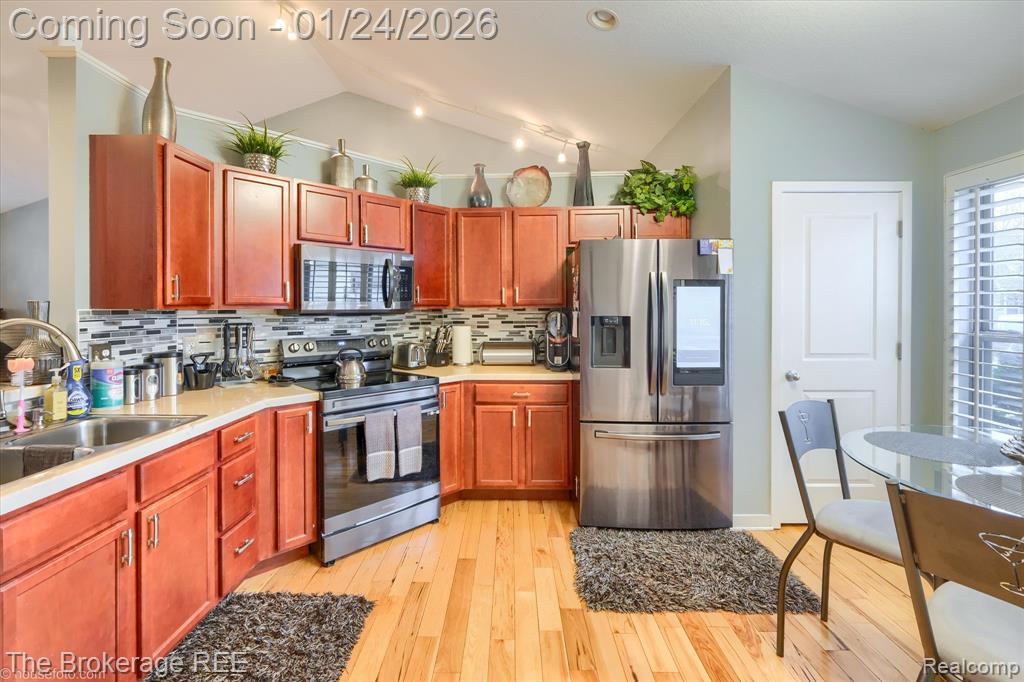 7095 Woods West Drive, Flushing, MI 48433 — Photo 22