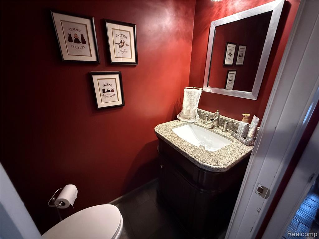 1645 Blairmoor Court, Grosse Pointe Woods, MI 48236 — Photo 12