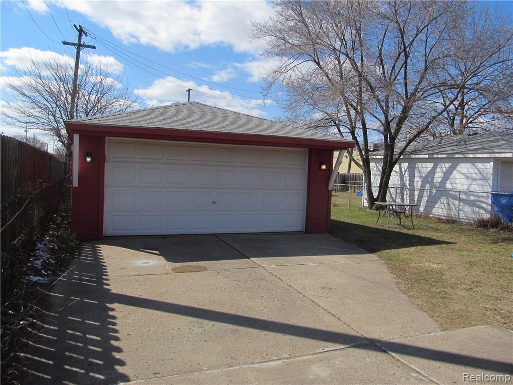 5652 WESTPOINT Street, Dearborn Heights, MI 48125 — Photo 19