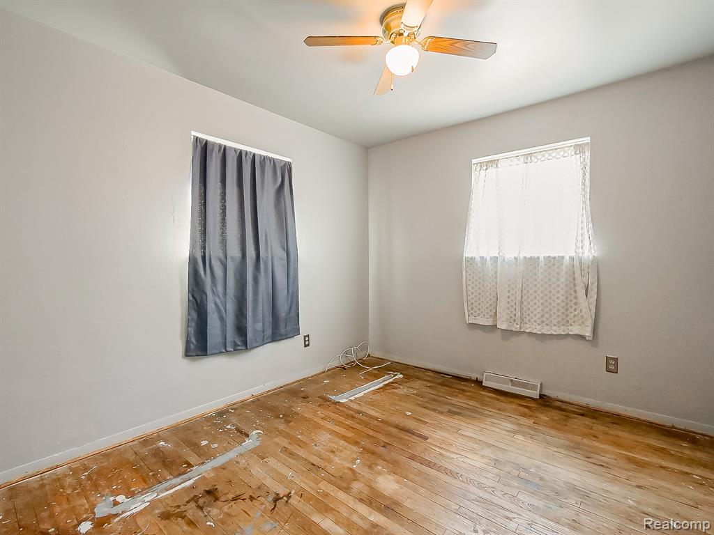 6558 Berwyn Street, Dearborn Heights, MI 48127 — Photo 11