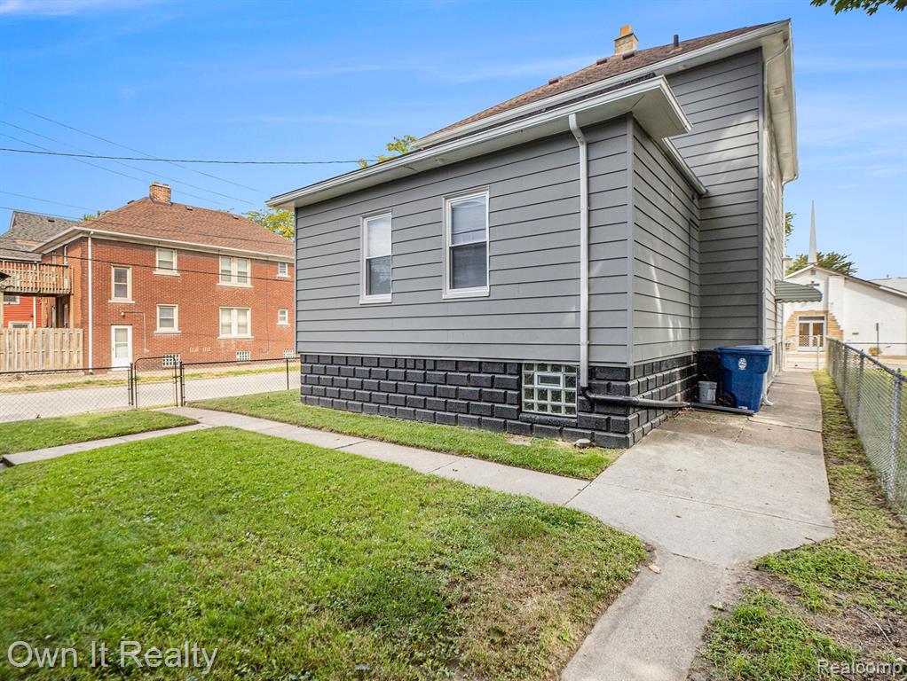 68 E JAMES Street, River Rouge, MI 48218 — Photo 44