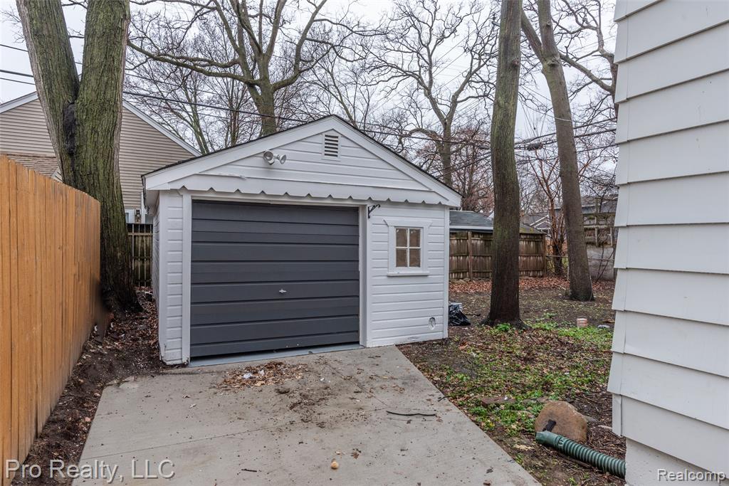 923 Gardendale Street, Ferndale, MI 48220 — Photo 5