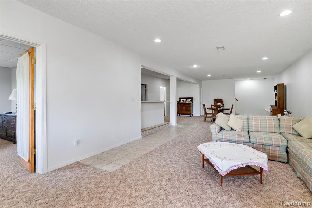 865 CRYSTAL Lane, Marysville, MI 48040 — Photo 42