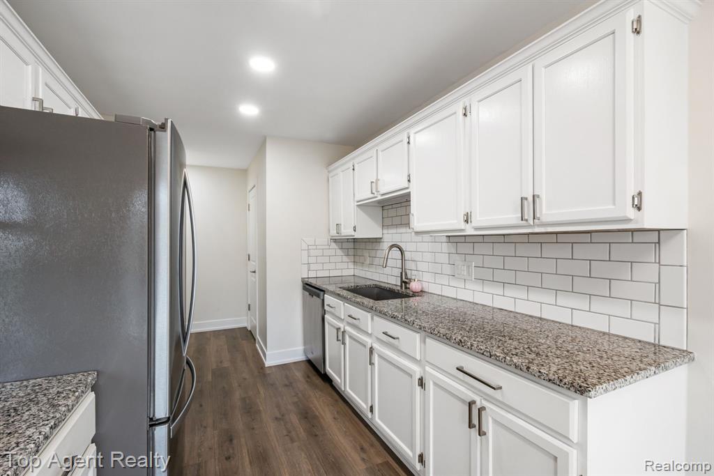 38887 Country Circle, Farmington Hills, MI 48331 — Photo 18