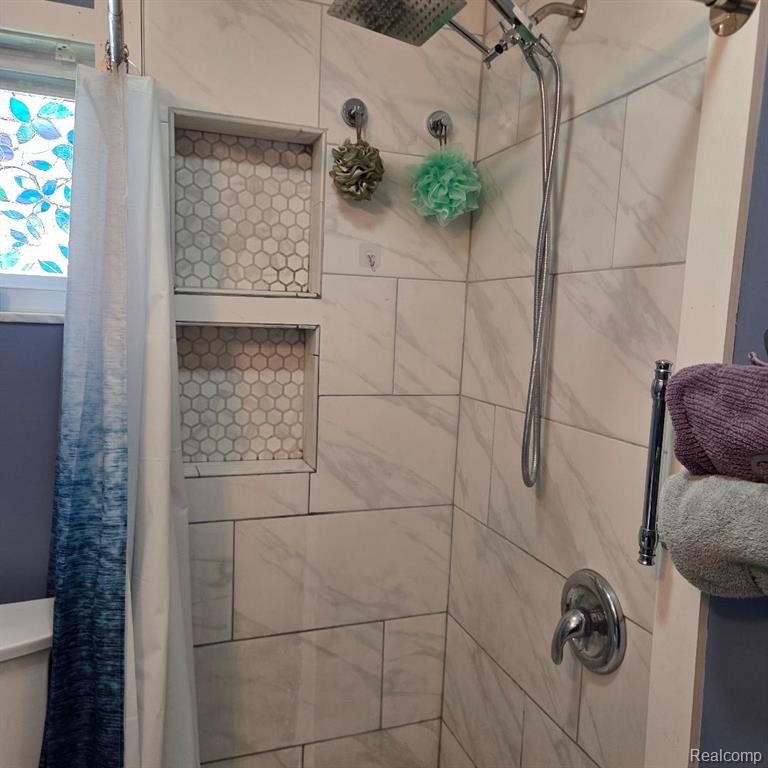 445 Clark Road, Highland, MI — Photo 8