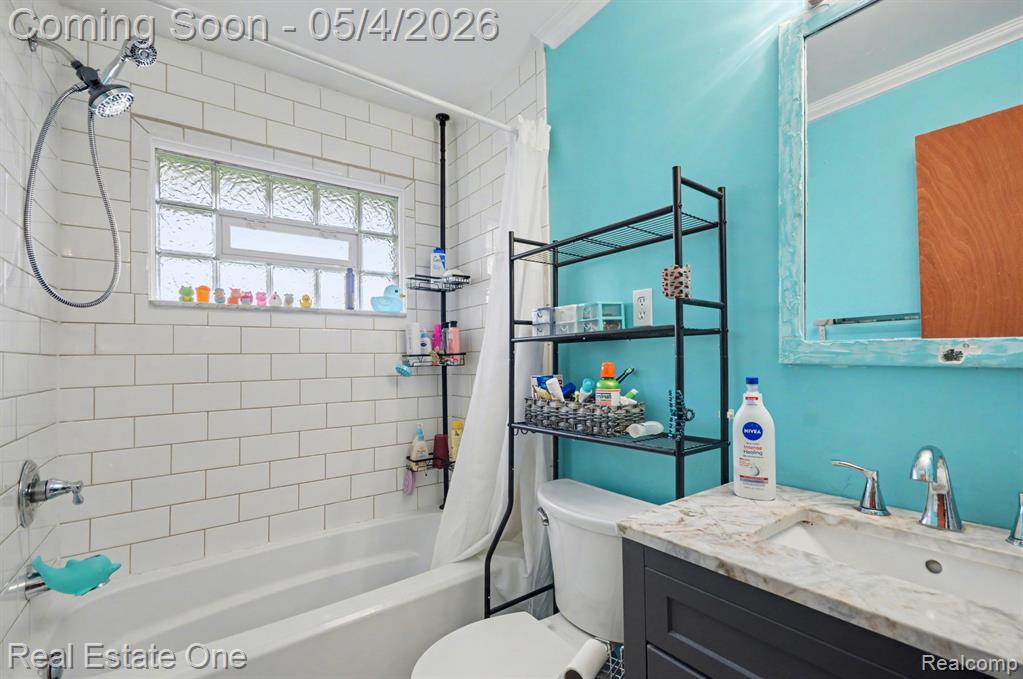 247 Kenyon Drive, Troy, MI 48083 — Photo 13