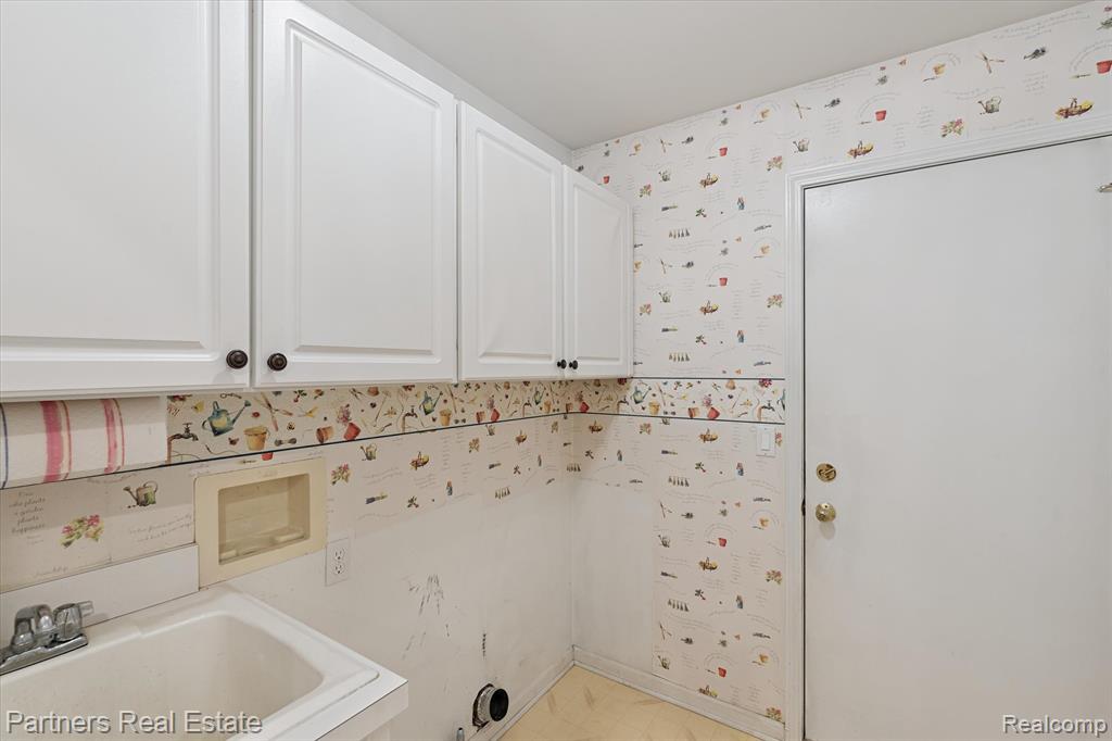 4445 Golf View Drive, Brighton, MI 48116 — Photo 17