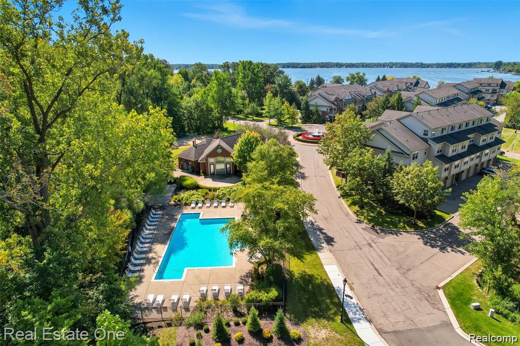 460 Old Pine Way, Walled Lake, MI 48390 — Photo 26