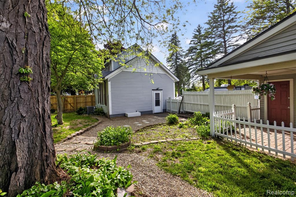 4742 2nd Street, Columbiaville, MI 48421 — Photo 43