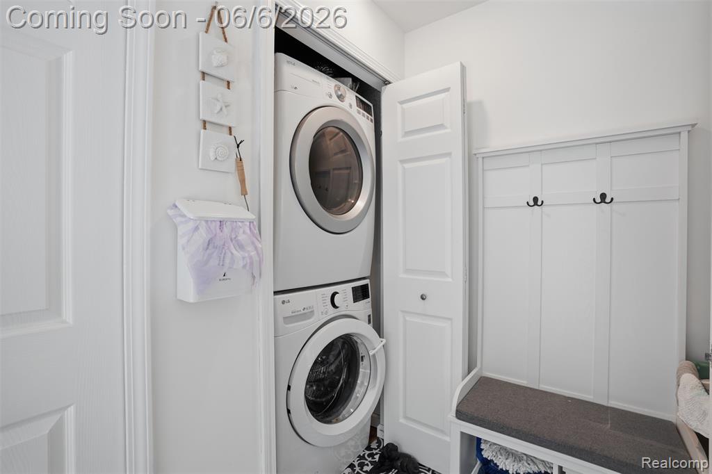 425 W Caroline Street, Fenton, MI 48430 — Photo 16