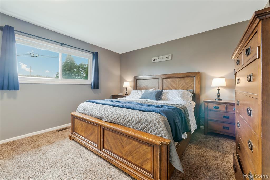 355 Sanders Road, Oxford, MI 48371 — Photo 34