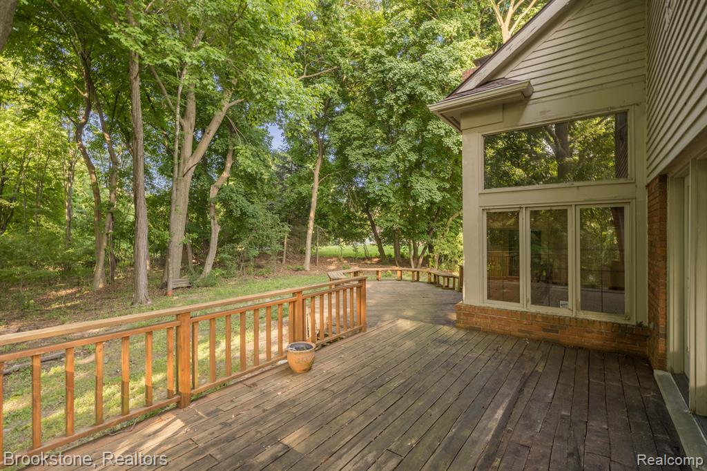 4237 WOODLANDS Lane, Orchard Lake Village, MI 48323 — Photo 44
