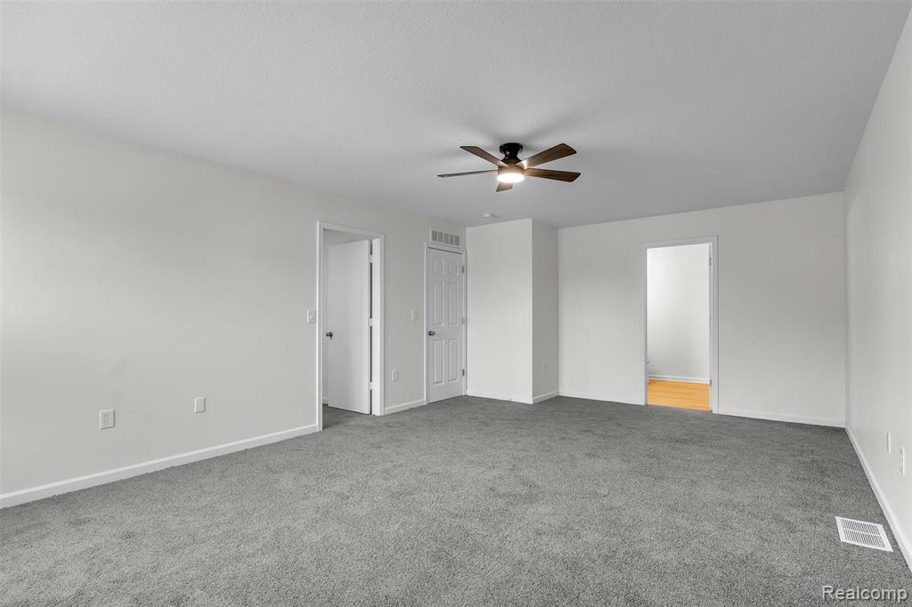 8553 Shiawassee River Drive, Fowlerville, MI 48836 — Photo 27