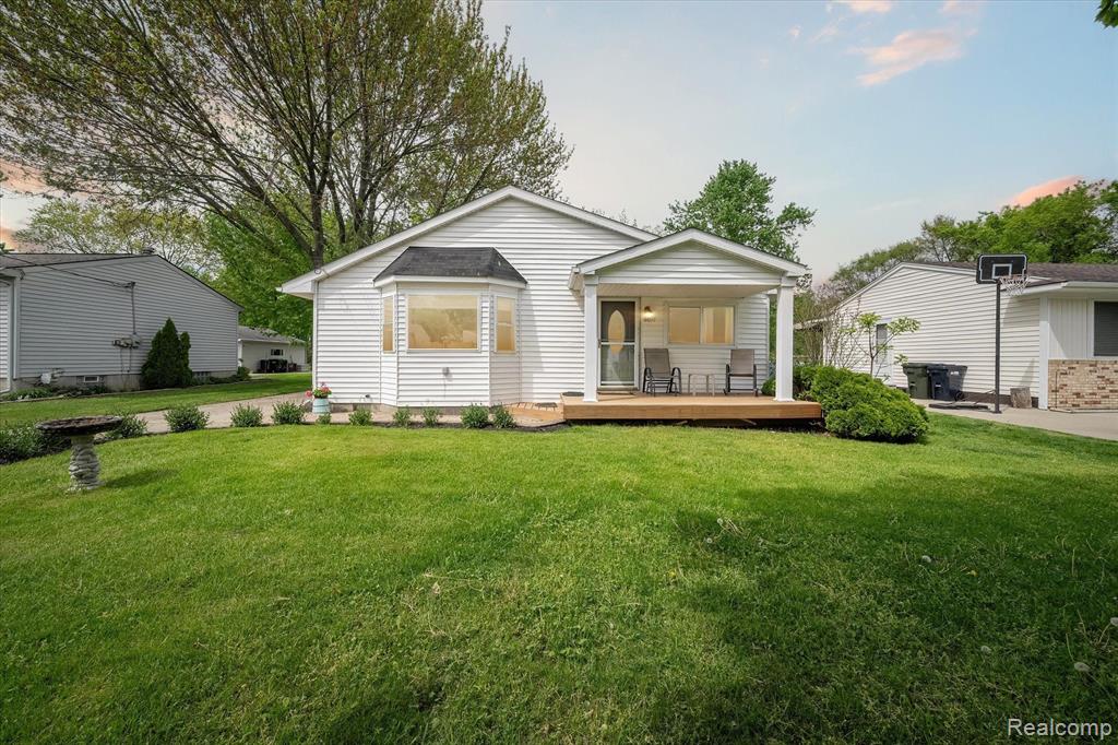 6091 COTTER Avenue, Sterling Heights, MI 48314 — front exterior