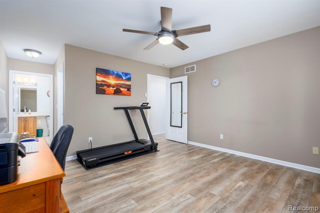 46436 Imperial Lane, Macomb, MI 48044 — Photo 12