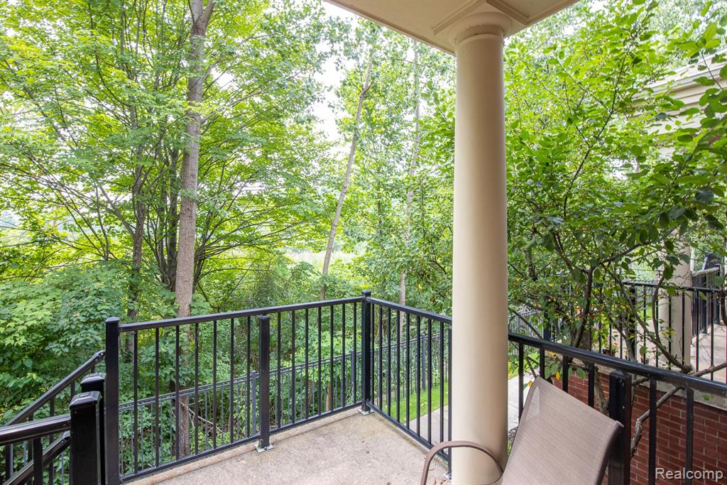 617 Village Lane, 58, Milford, MI 48381 — Photo 5